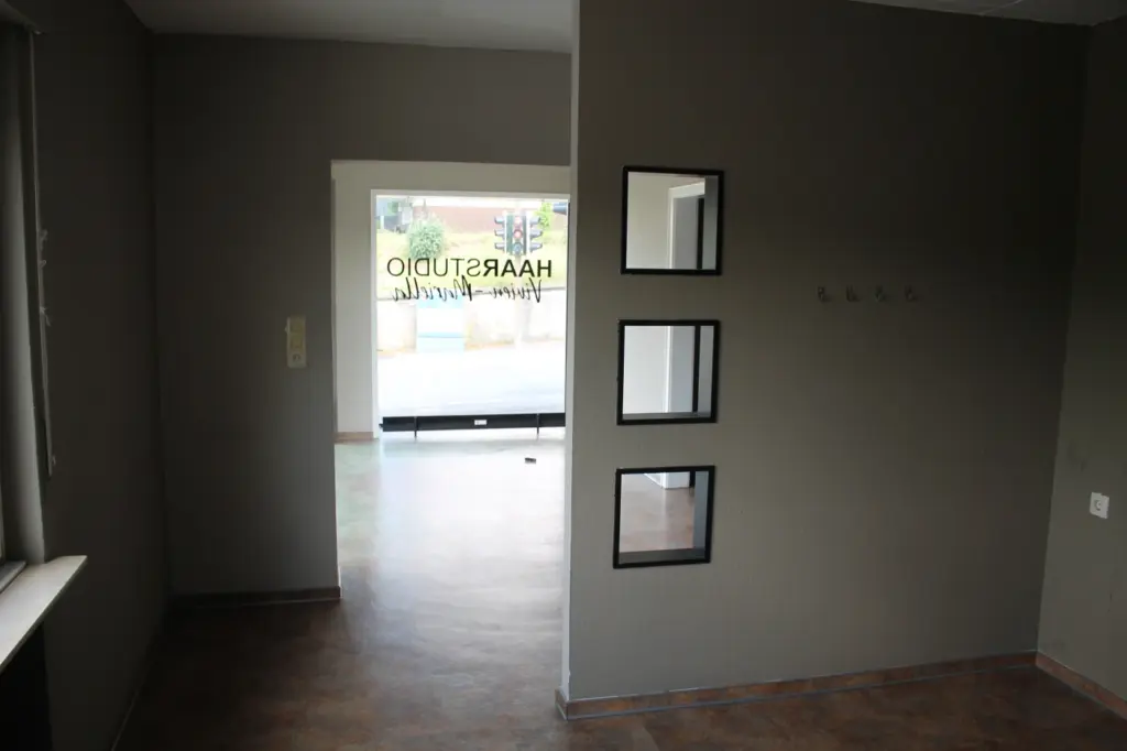 Raum mit Spiegelwand